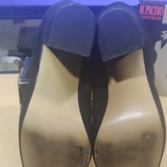 Black Ultra Suede High Heel Gabrielle Ankle Booties Size: 7.5 - Picture 9 of 16